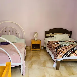 https://casa-adriano-filomena-montrond.cape-verdehotels.com